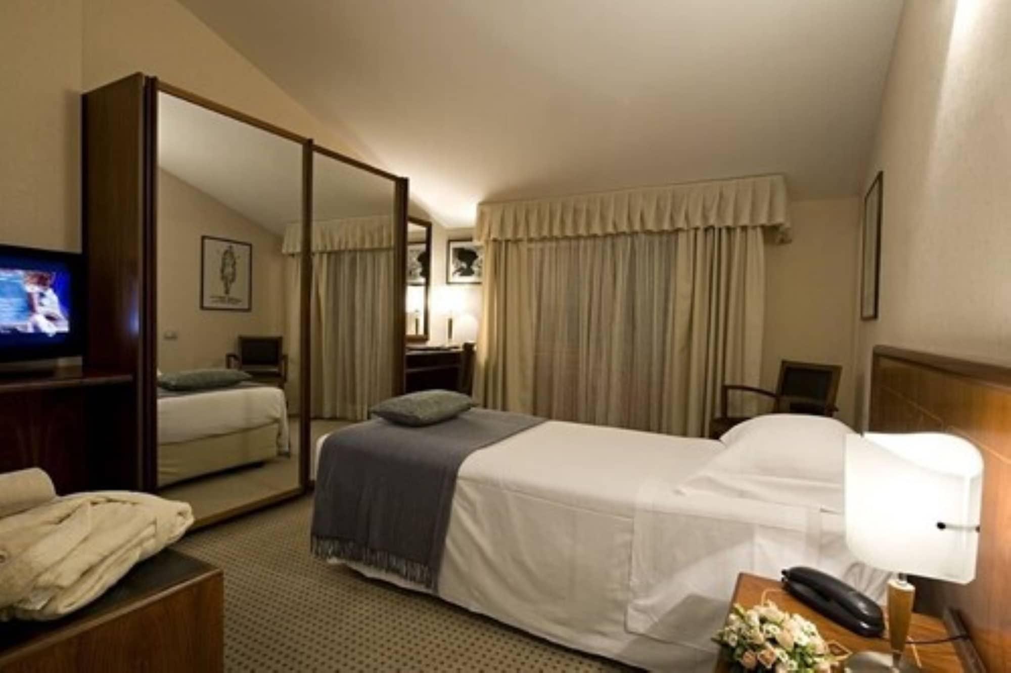 Arli Hotel Business And Wellness Bergamo Esterno foto