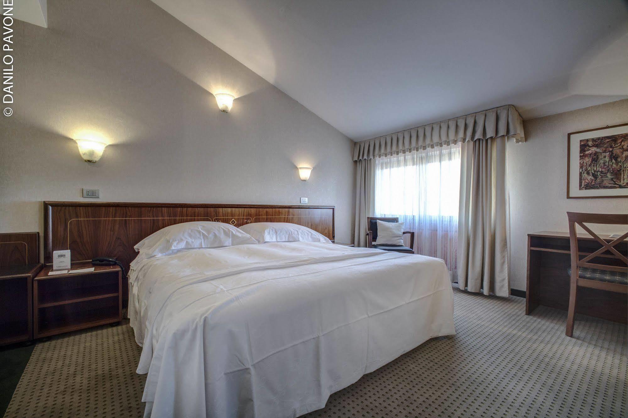 Arli Hotel Business And Wellness Bergamo Esterno foto